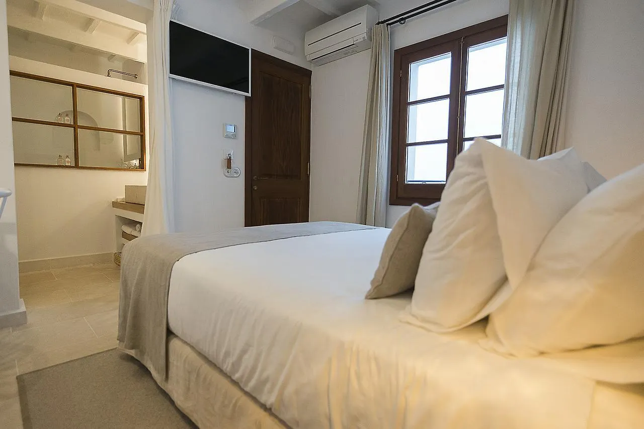 S'Hotelet D'Es Born - Suites & Spa ثيوداديلا
